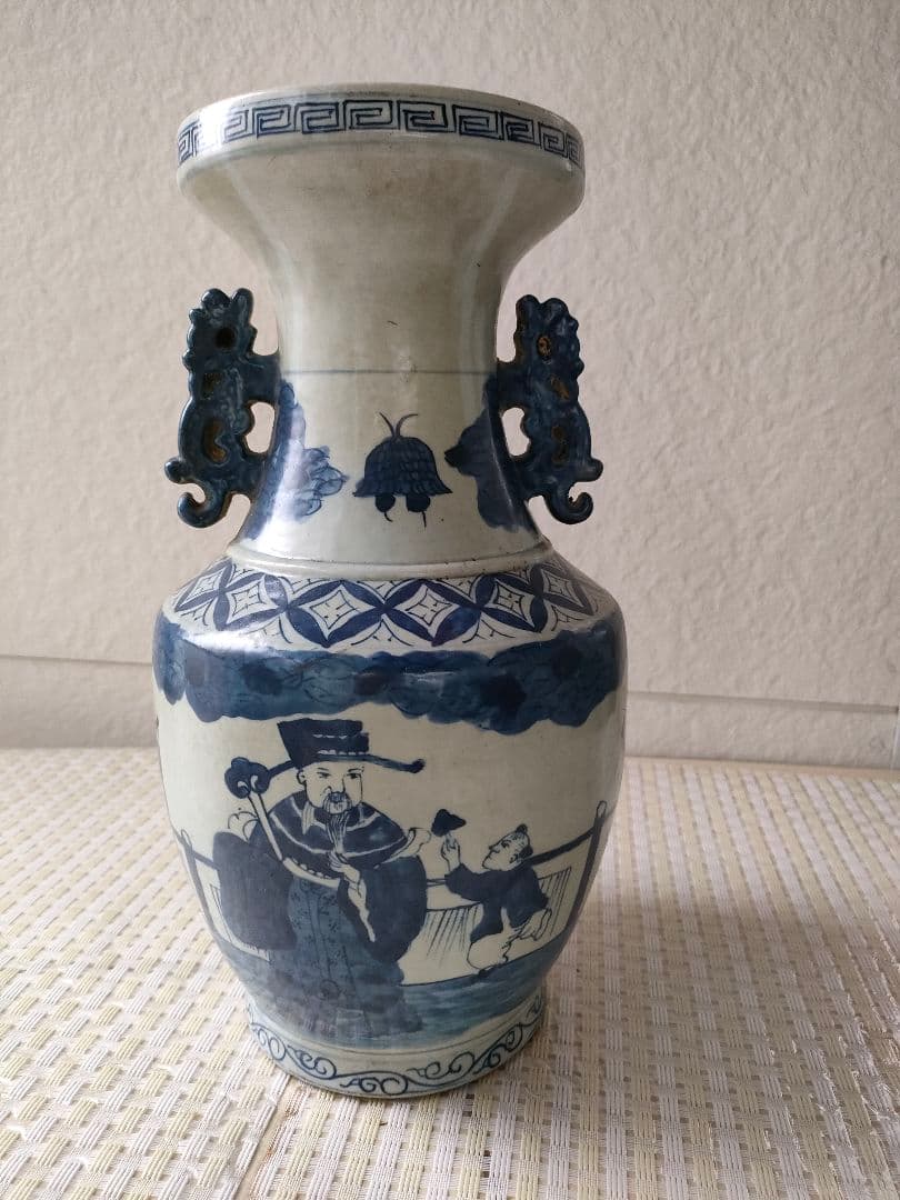 ●染付青花 壺（獅子耳付き）高さ約33cm／中国古陶磁／花瓶／アンティーク