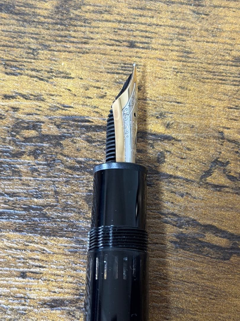 未使用に近い　149 14C 2段エボナイトペン芯　バイカラー　万年筆　F