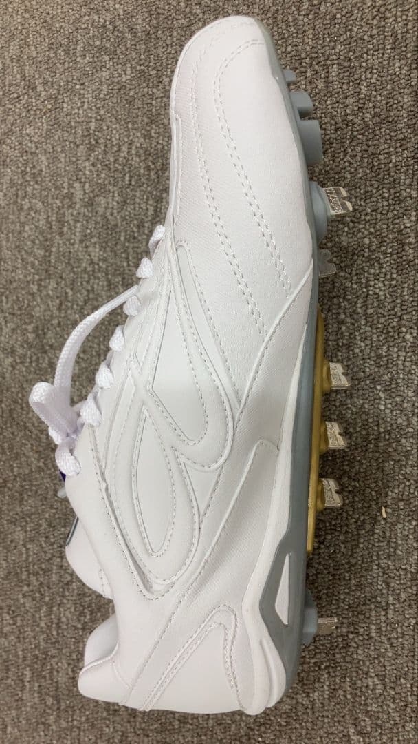 BEMOLO WORLD WING ホワイト スポーツシューズ28.５センチ