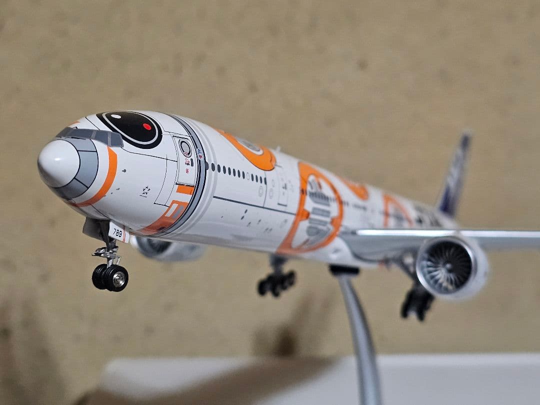 航空機・ヘリコプター ANA B777-300ER STAR WARS BB-8 1/200