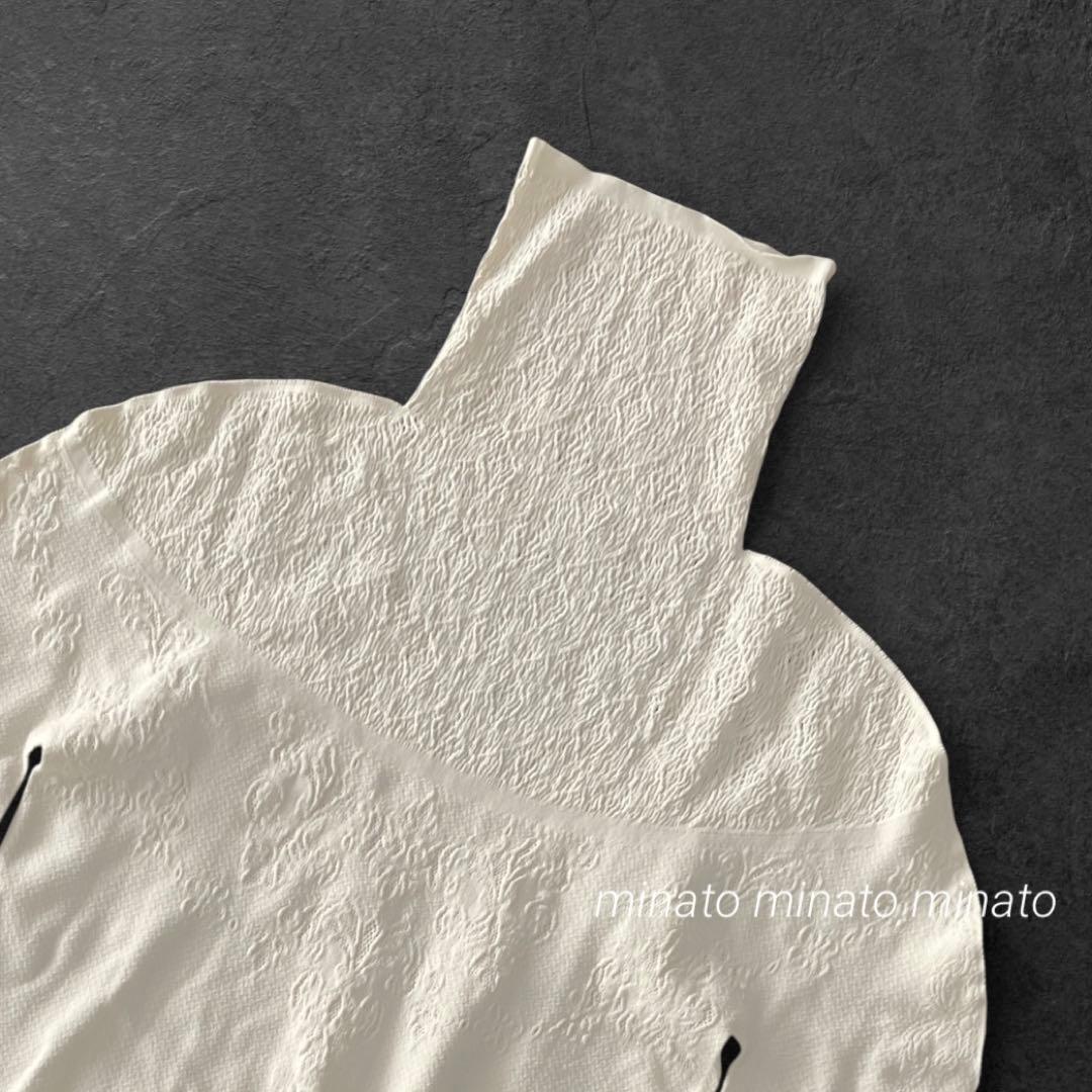 未使用 Chacott チャコット ハイネック ノーソーイングニット M