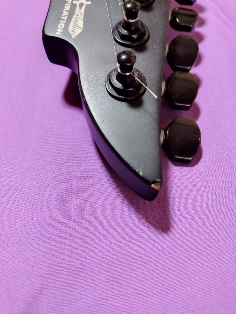 SPEAR(スペア) 7弦ギター スネークスキン