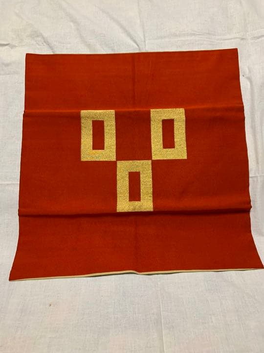 掛け軸2本と家紋付タペストリー