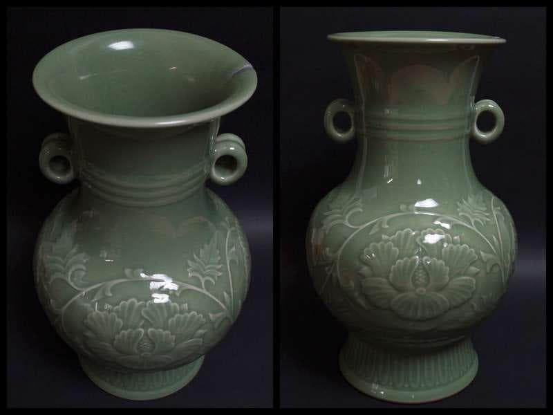 大正期平安三国丹祐作 青磁浮彫『牡丹唐草文』大型飾壺 花瓶 双環耳 高32.5㎝