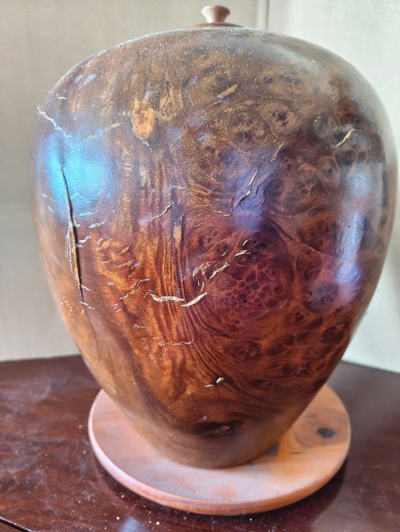 屋久杉飾り壺？ 蓋付き 台座付き