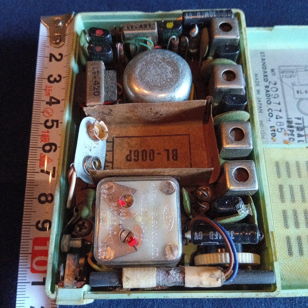 ジャンク品　トランジスタ　ラジオ　レトロ　ヴィンテージ
