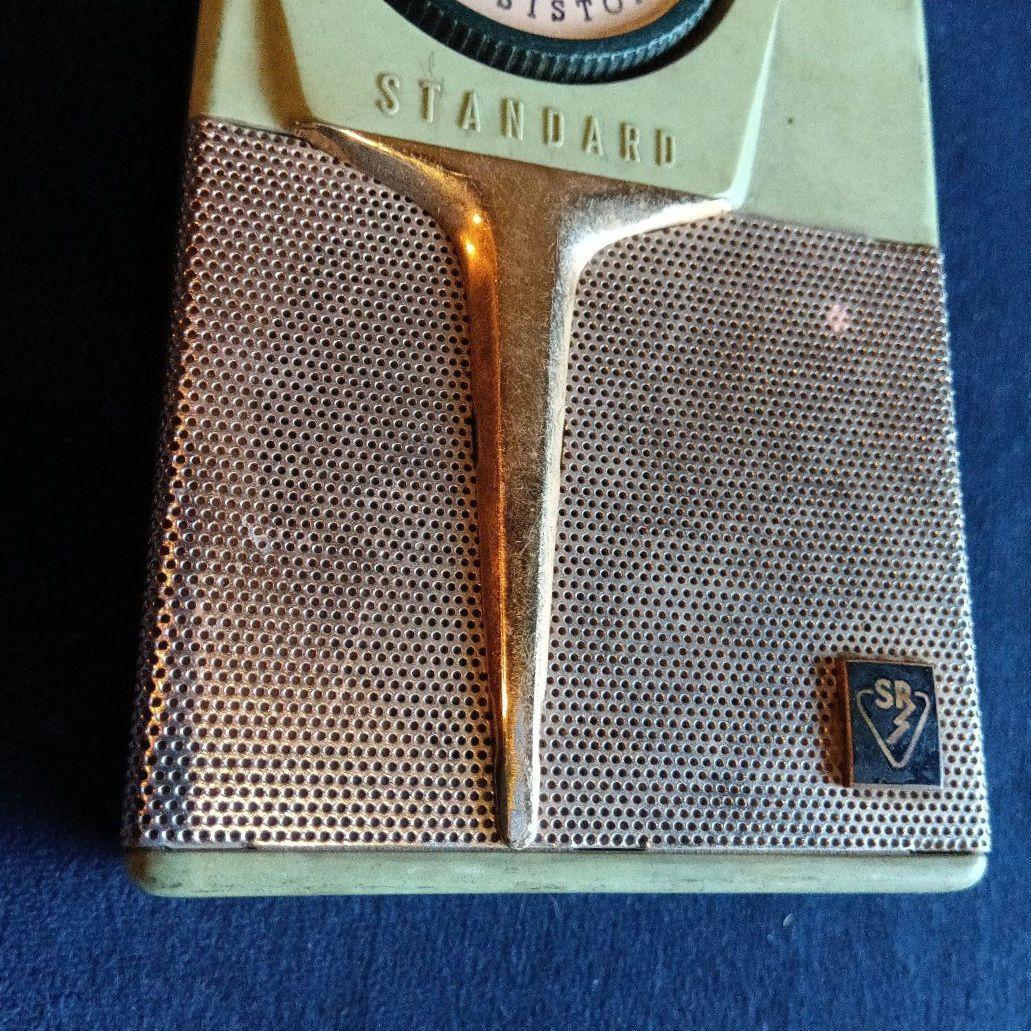 ジャンク品　トランジスタ　ラジオ　レトロ　ヴィンテージ