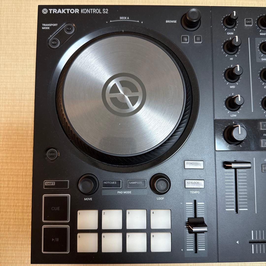 Traktor Kontrol S2 MK3 DJコントローラー