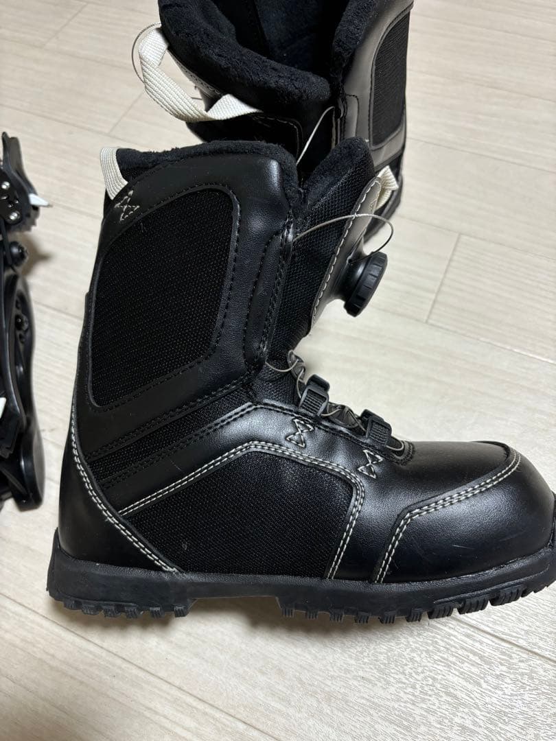 スノーボードブーツとバインディングセット