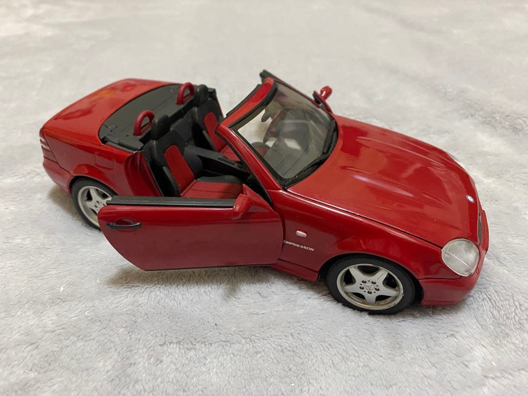 ミニカー UT Mercedes-Benz SLK AMG 1/18