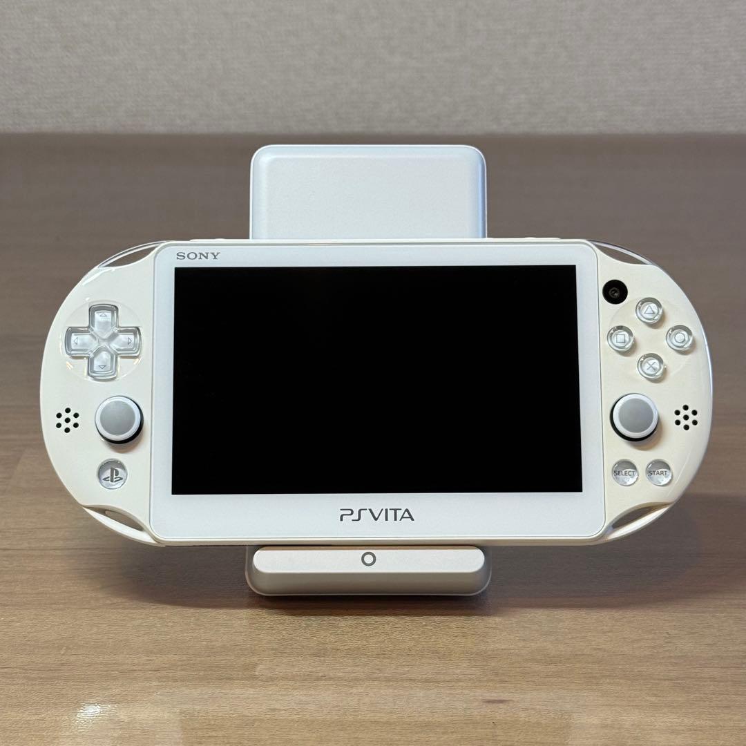 4-047 PSVITA PCH-2000 ホワイト 箱付き