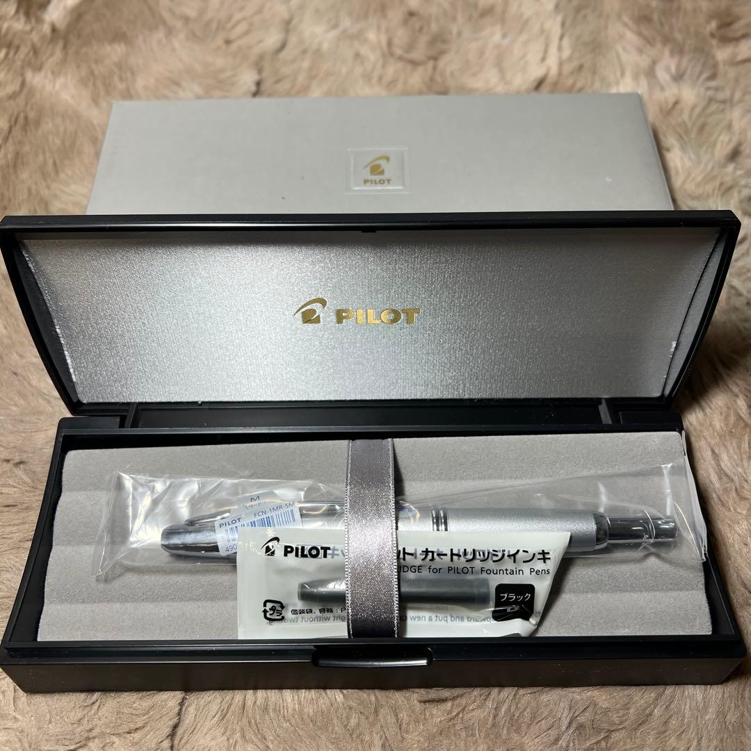 PILOT万年筆 マンネンヒツ キャップレス S M シルバー FCN1MRSM