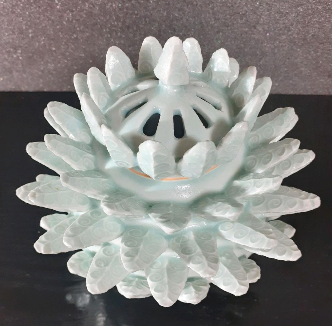 京焼　清水焼　名工　【吉川充】造　青白磁　獣足　香器　香炉　個展出品作品