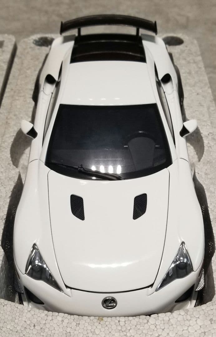 【新品未使用】1/18 オートアート レクサス LFA ニュルブルクリンクP