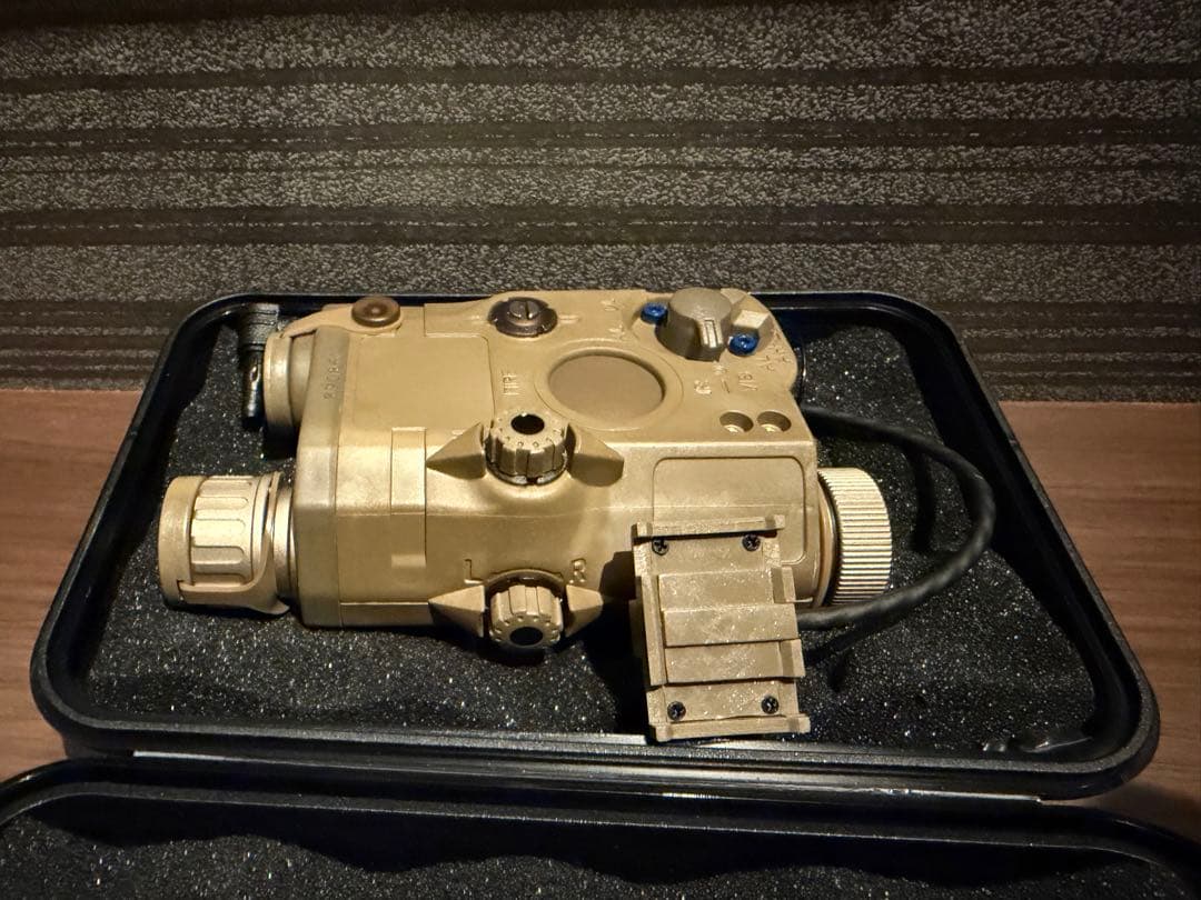 AN/PEQ-15 LA5 FDE レプリカ　SOMOGEAR製　新品