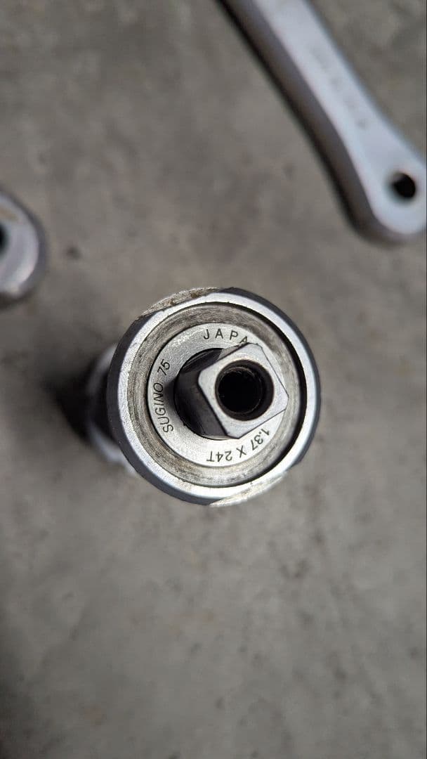 中古sugino75 ピスト用クランク165mm NJS刻印48ギヤ BB付き