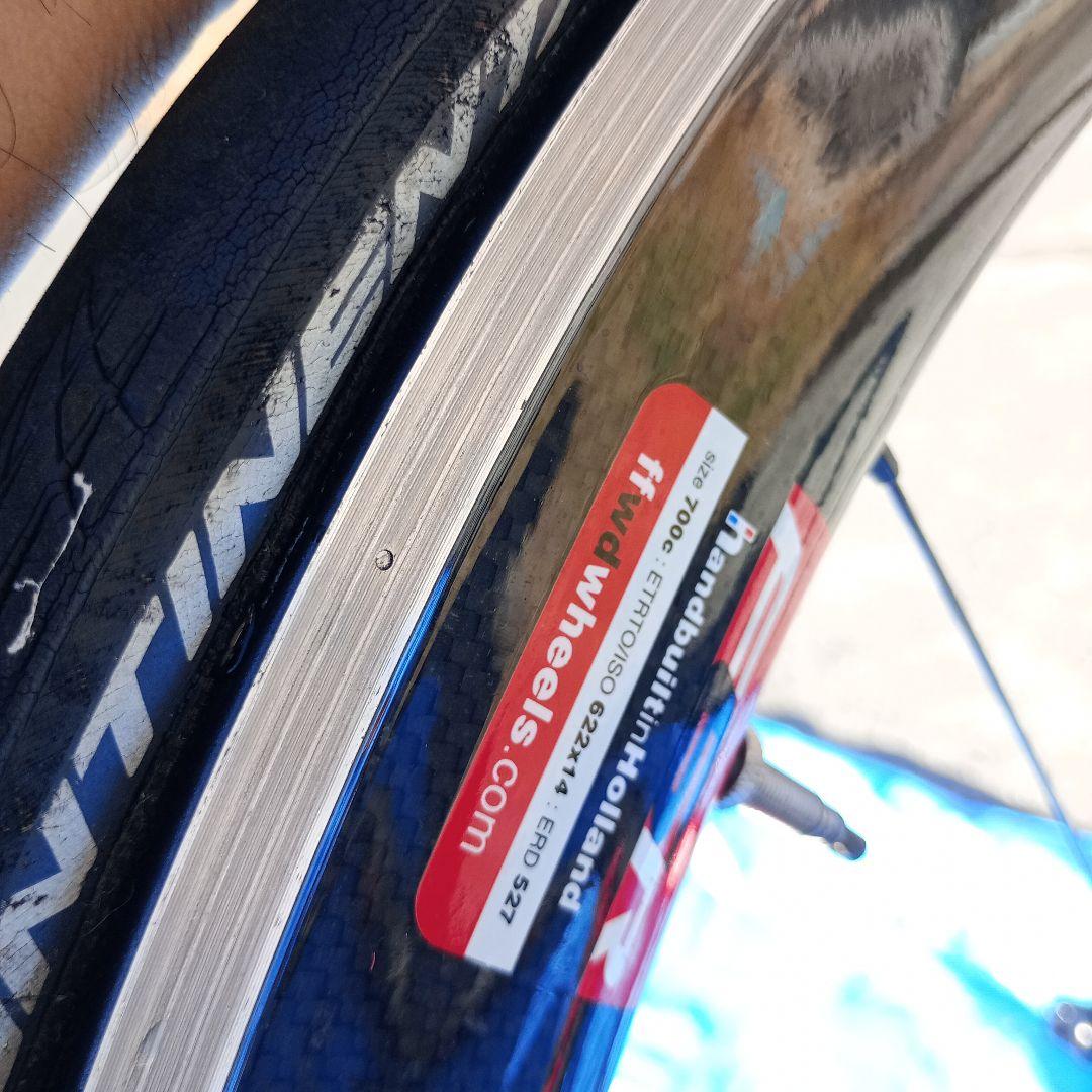 FFWD F6R クリンチャーシマノ11速