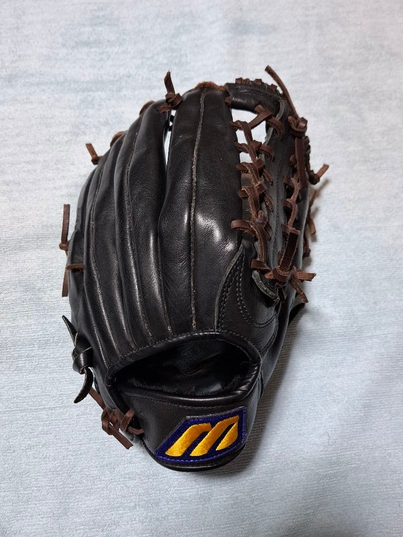 ミズノ　ワールドウィン　軟式オールラウンド　ビッグM　紐交換済み