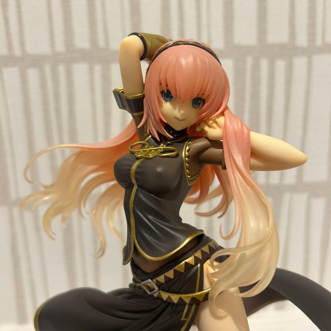 巡音ルカ 1/7スケールフィギュア Tony ver.