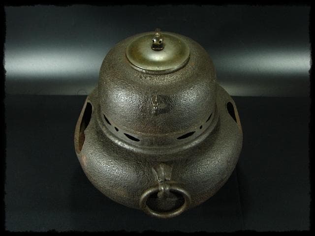 鬼面 鉄 風炉釜 鉄風炉 平丸釜 茶釜 茶道具 u58
