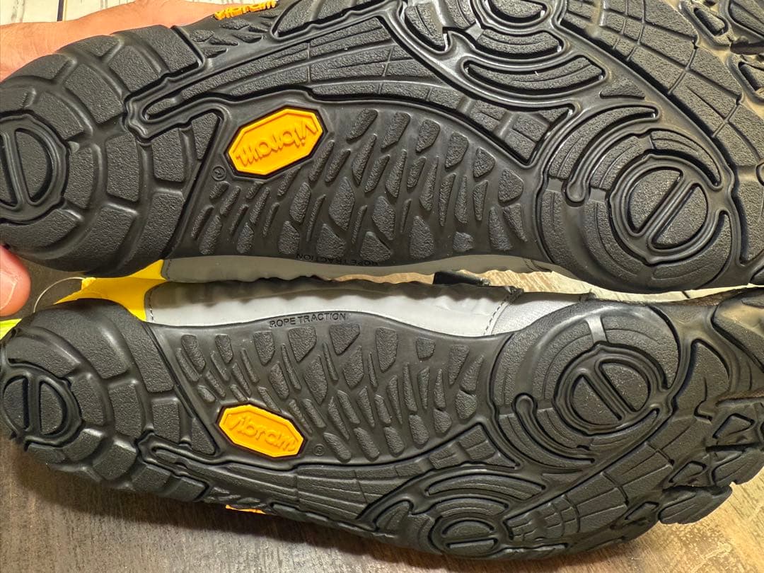 Vibram ビブラム FiveFingers 26.5cmグレー/イエロー