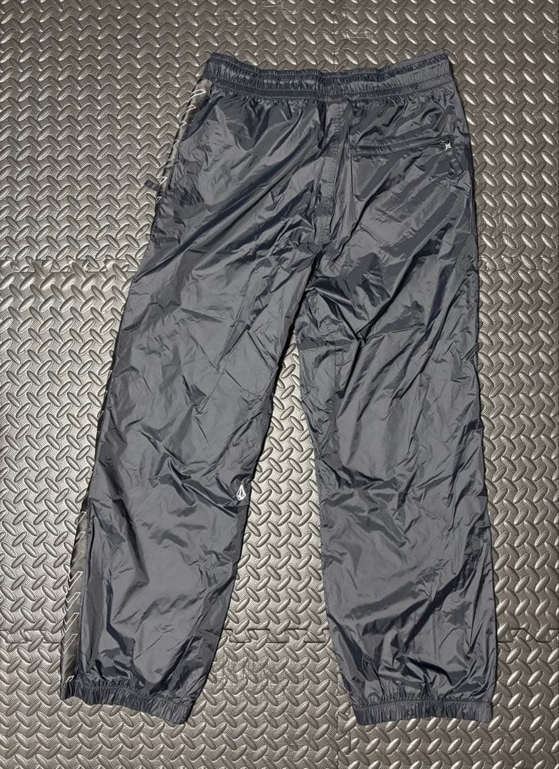 VOLCOM ボルコム ナイロンパンツ
