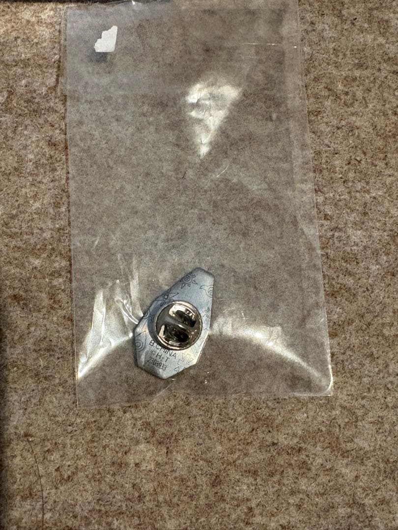 デジモン タグと紋章 デジモンアドベンチャー 特典 ピンバッジ