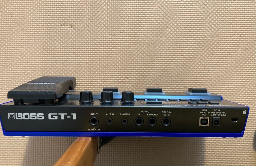 【ほぼ未使用/美品！】BOSS GT-1 マルチエフェクター