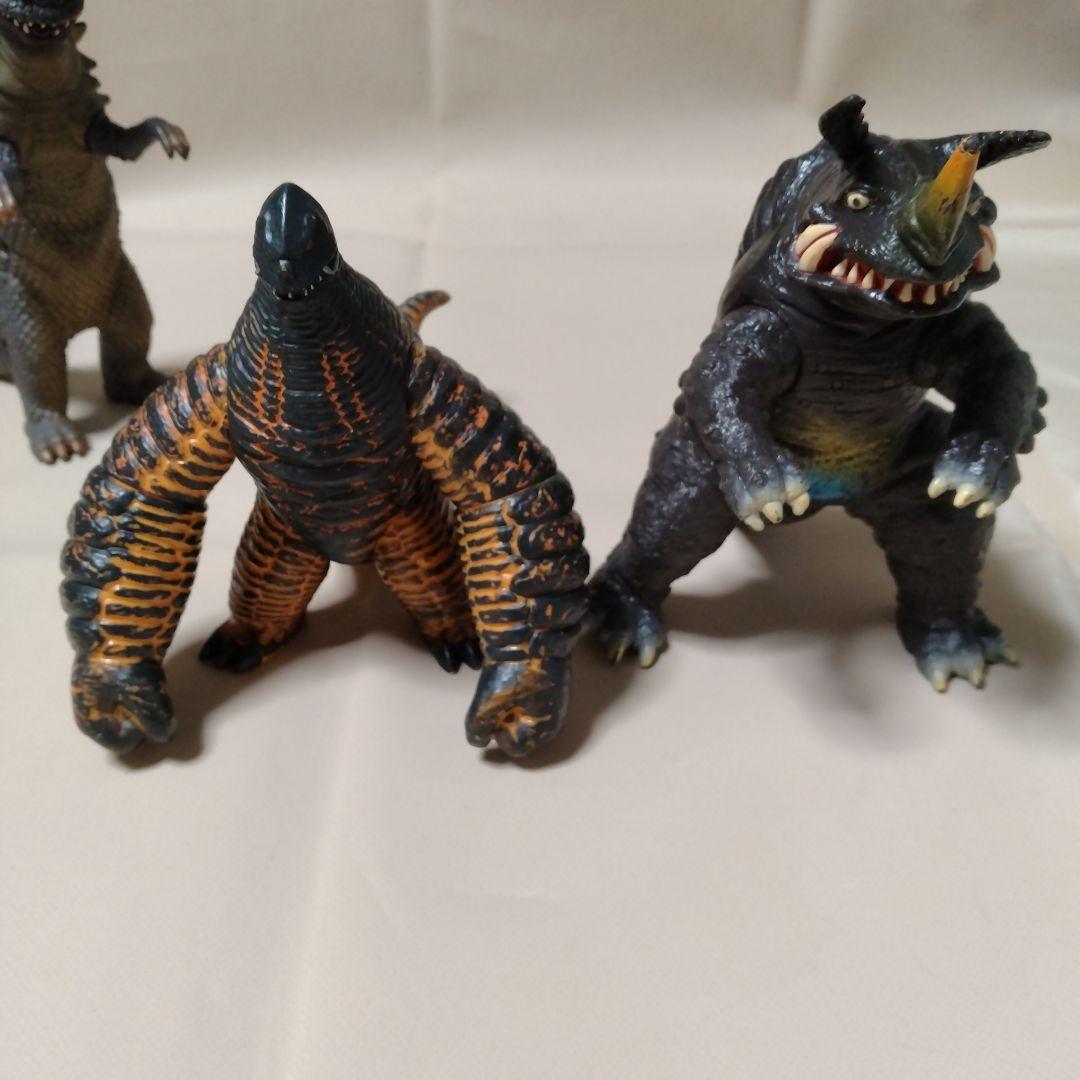 ウルトラマン怪獣　ソフビ　13体