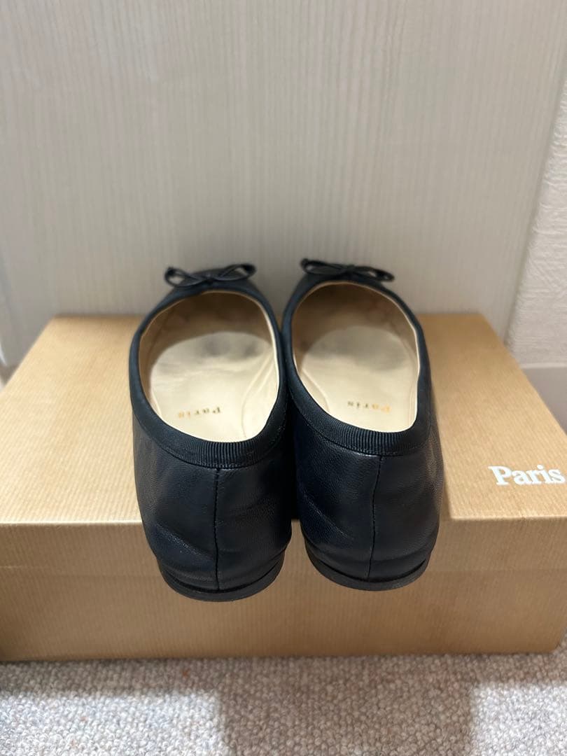 ルブタン　ブラックバレエシューズ リボン付き　35