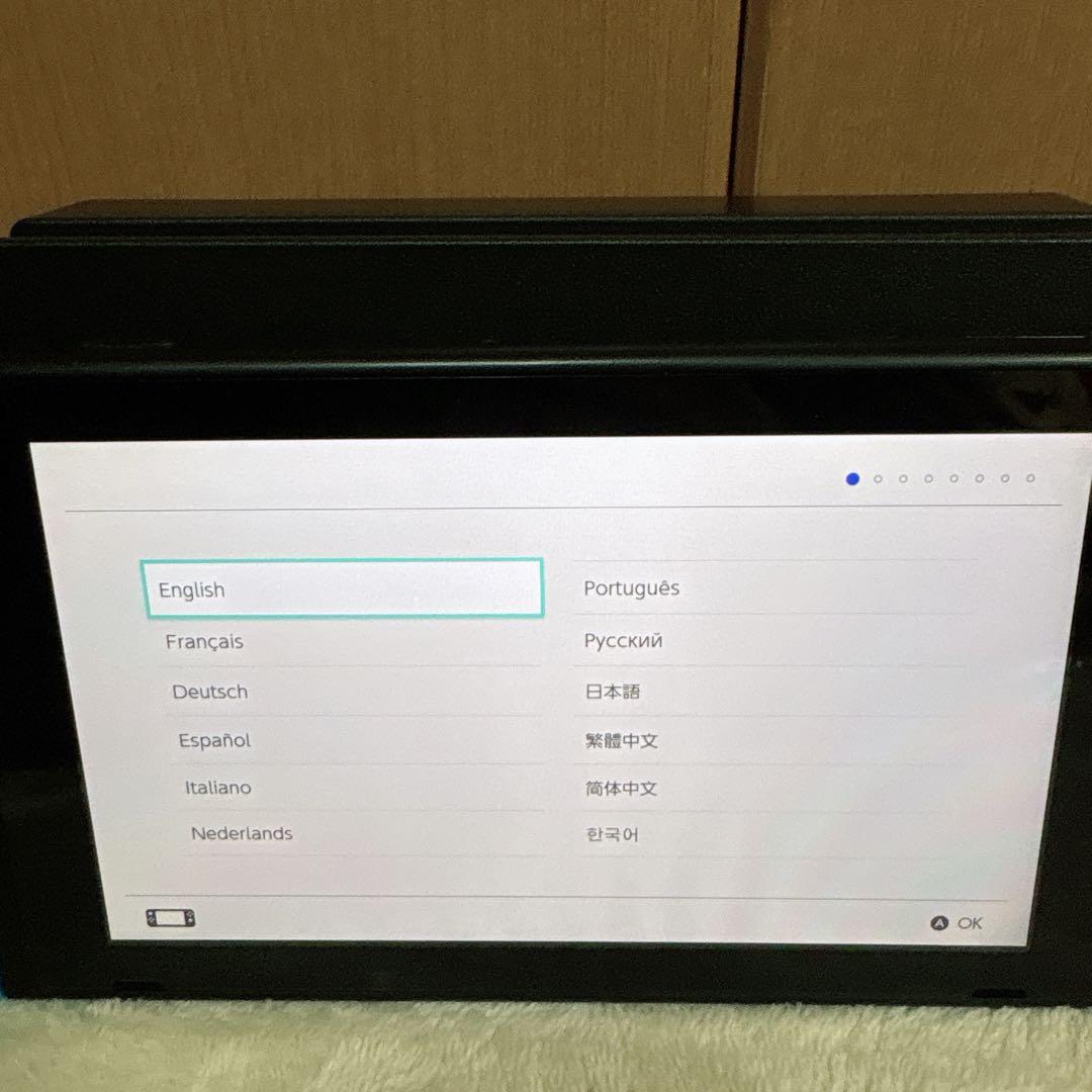 Nintendo Switch 本体　ネオンブルー／ネオンレッド
