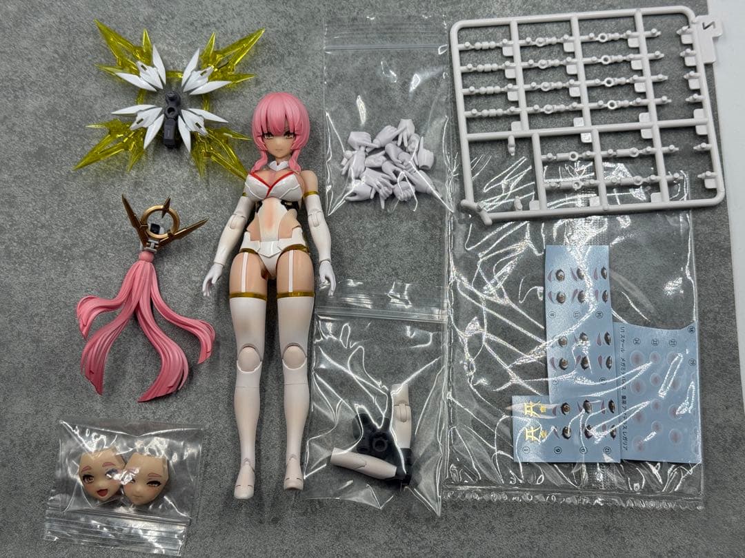 皇巫 アマテラス レガリア [美少女プラモデル/完成塗装品]