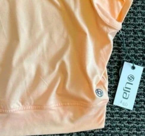 lija トップス新品(テニス　スコート　アドミラル　ルルレモン)