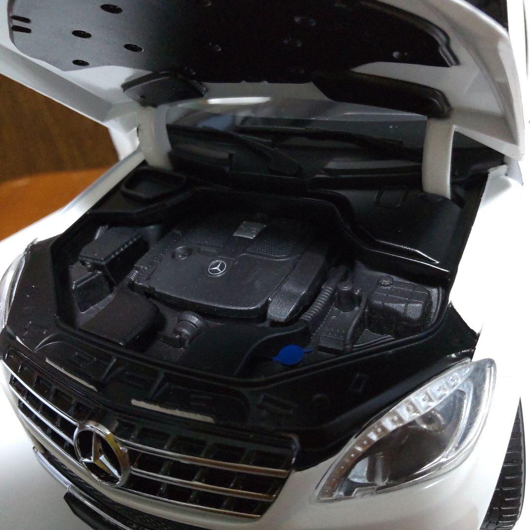 メルセデスベンツ M-クラス 2011年 1/18 ミニチャンプス