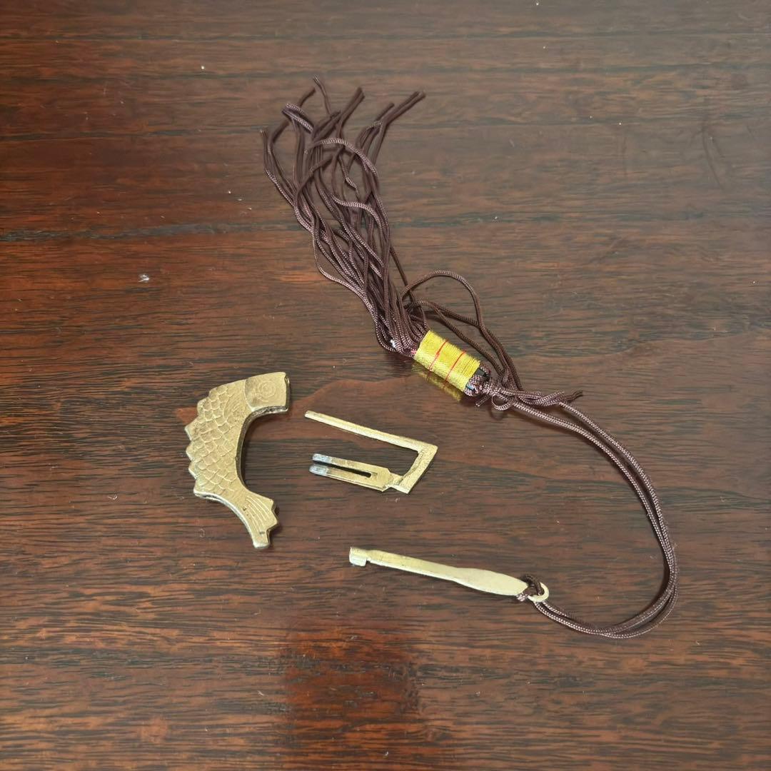 李朝 李朝家具 真鍮金具 無垢材 魚型錠前 モリジャン バンダジ 箪笥 韓国美術