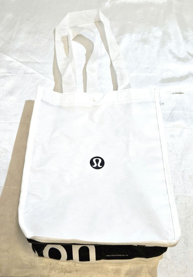 新品　ルルレモン　Groove HR フレアパンツ　ポケット付き　30インチ　M