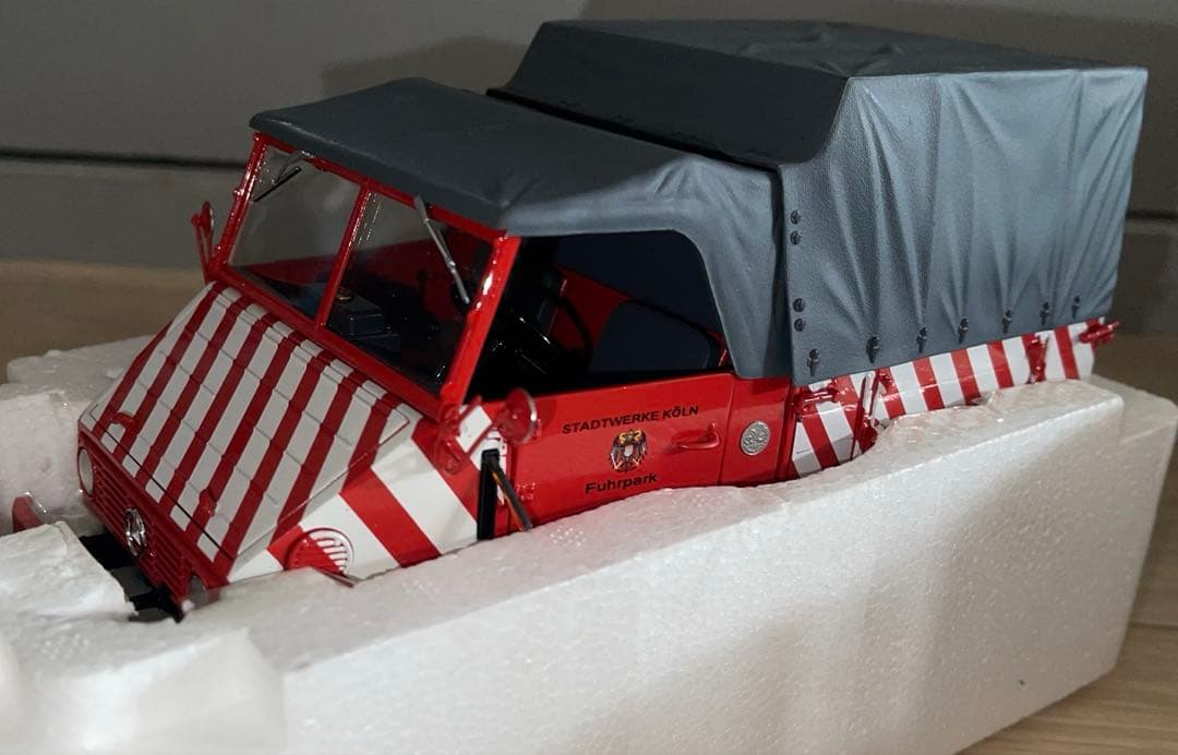 1/18 メルセデスベンツ ウニモグ