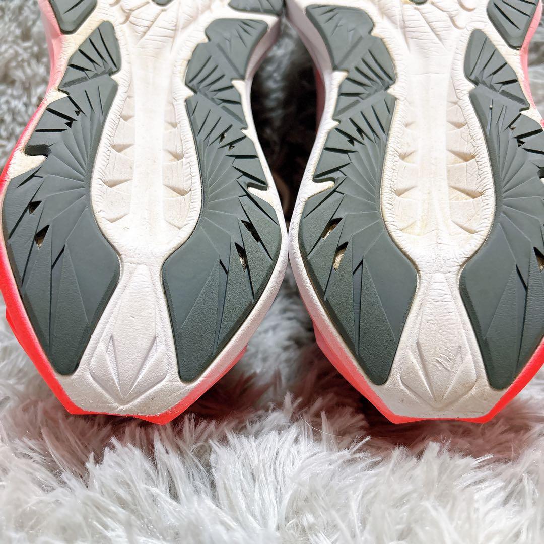 美品アシックス25.5cm ノヴァブラスト4 ランニングシューズ　駅伝カラー