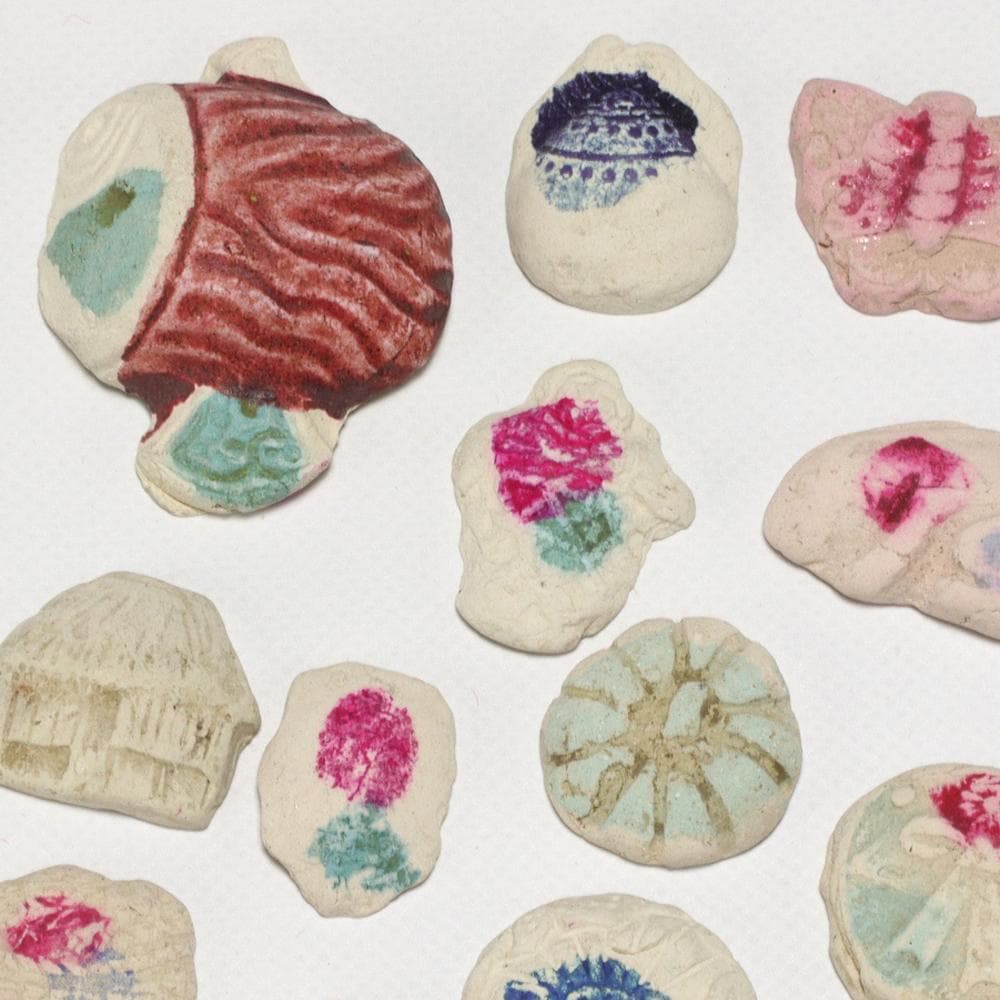 160B 古い 白い 泥めんこ 24点 素焼き おはじき