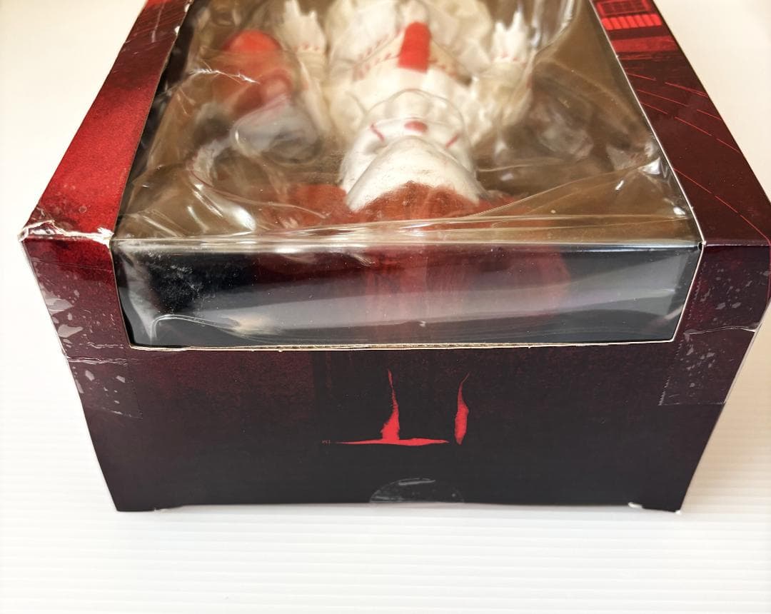 【びに様】ペニーワイズ フィギュア IT Living Dead Dolls