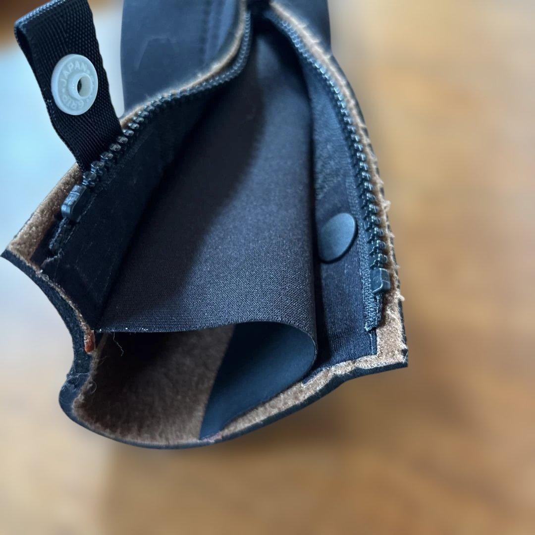 オーダーほぼ新品　セミドライスーツ ブラック・ホワイト