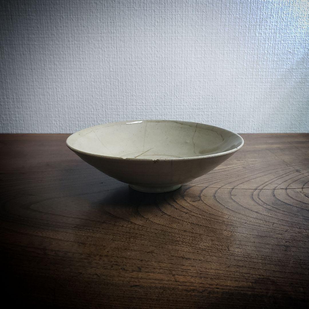 茶碗　平茶碗　盛皿　茶道具　茶器　抹茶碗　草花文様　ろくろ目