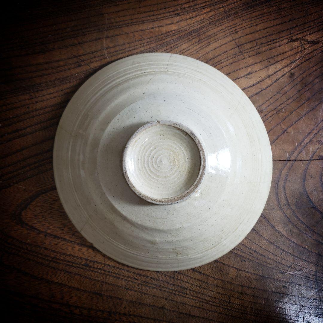 茶碗　平茶碗　盛皿　茶道具　茶器　抹茶碗　草花文様　ろくろ目