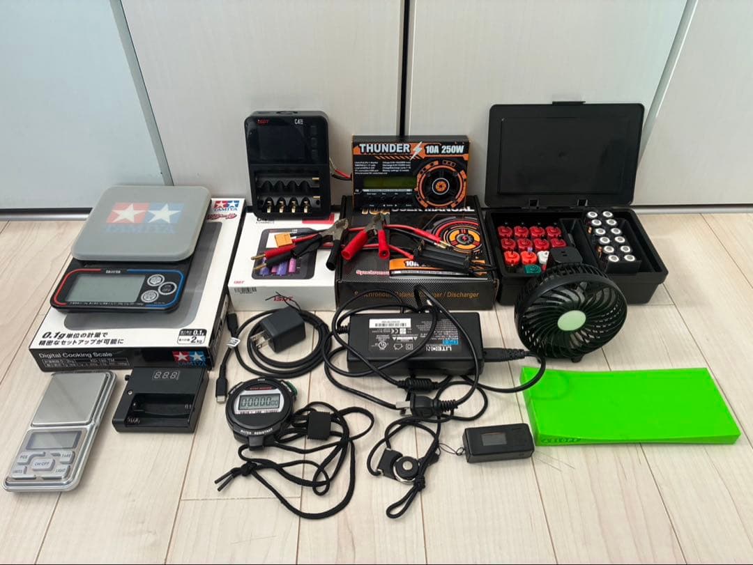 ミニ四駆セット 車両4台とパーツ類