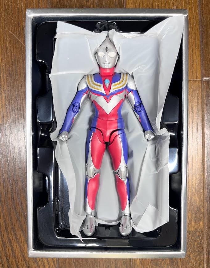 【美品】　S.H.Figuarts　真骨彫製法　ウルトラマンティガ　マルチタイプ