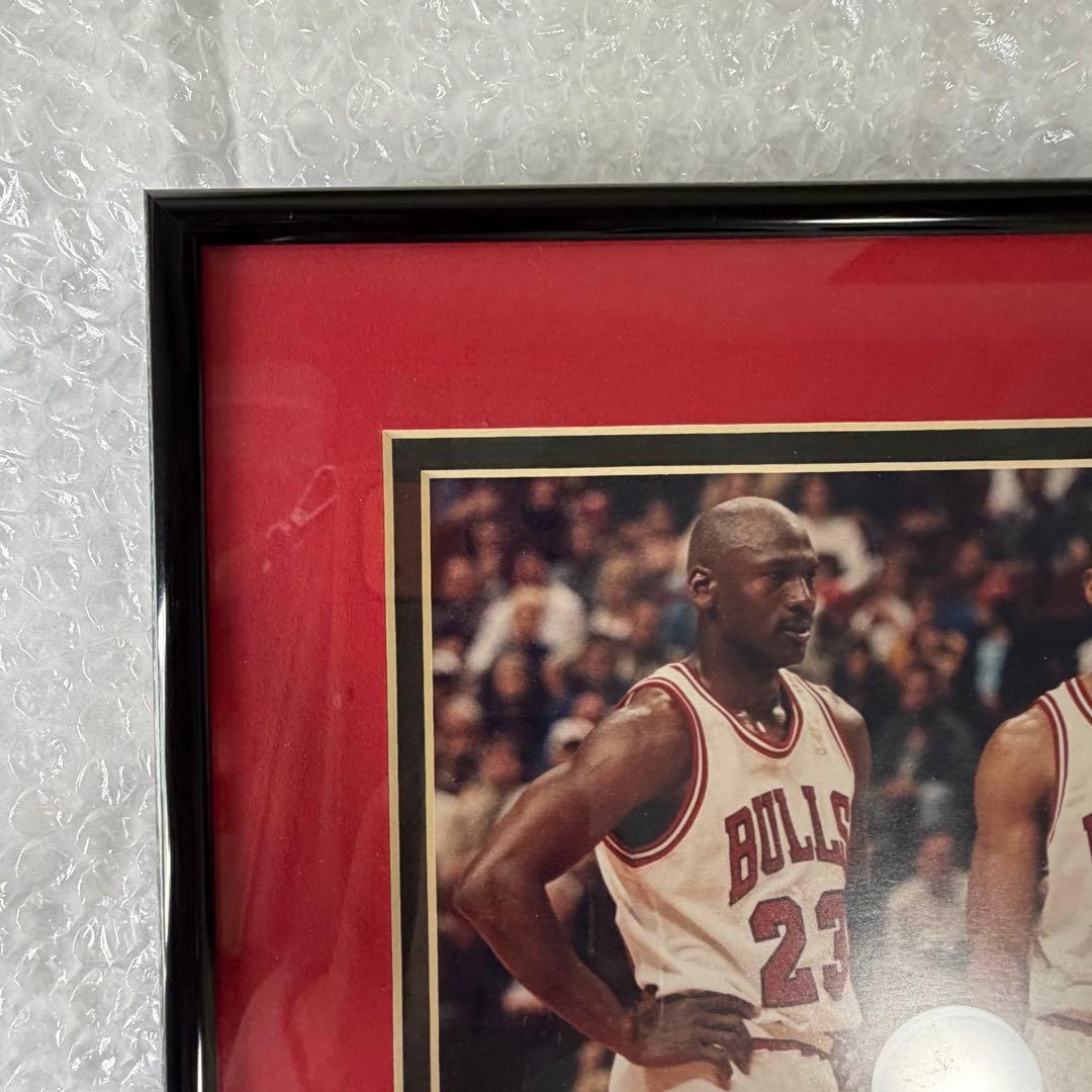 マイケル・ジョーダンとスコッティ・ピッペンのフレーム入り写真