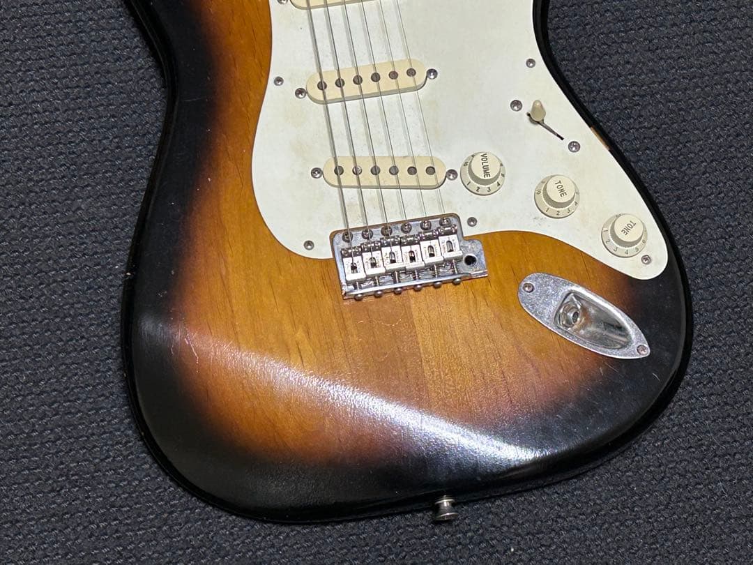 fender japan st57-VSP 雰囲気イケメン　ケース付き