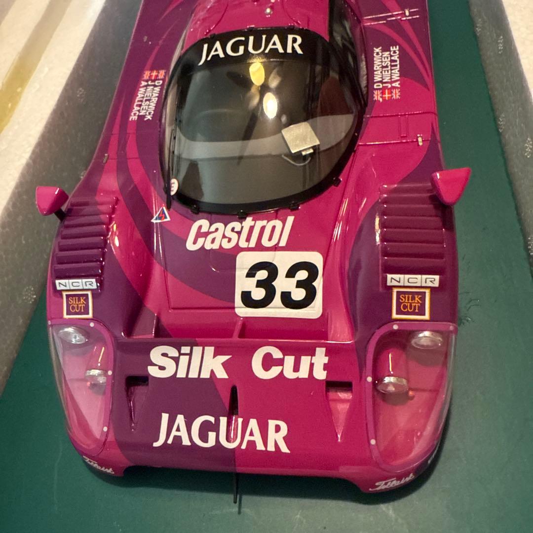 Auto Barn Jaguar XJR 12-91-1 Silk Cut 紫