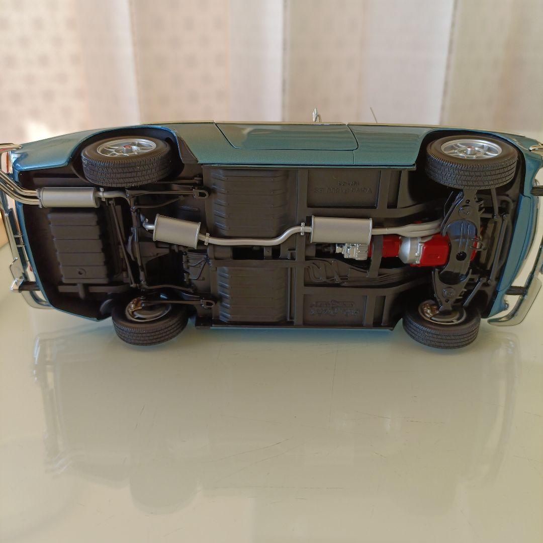 ミニチャンプス製　ボルボ P1800 ES ブルー