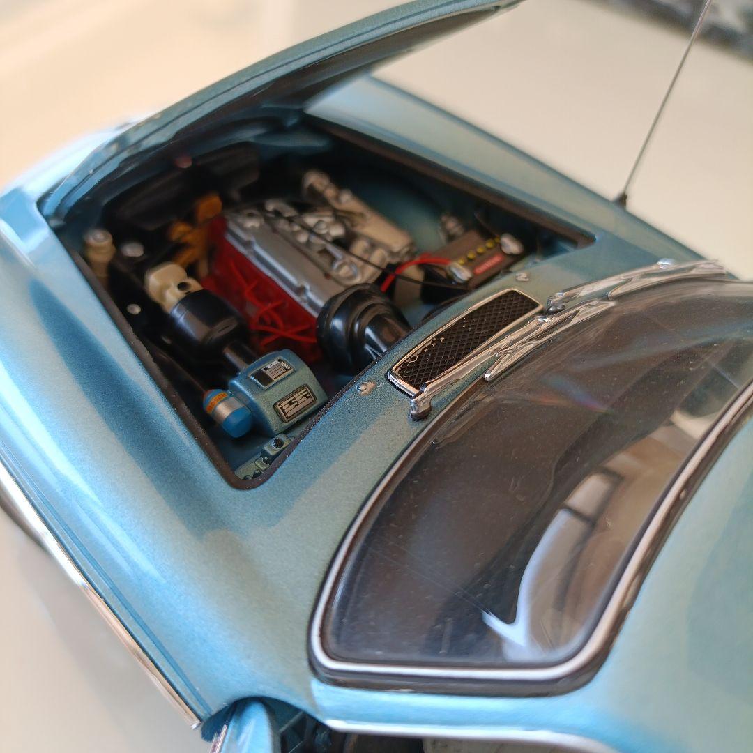 ミニチャンプス製　ボルボ P1800 ES ブルー